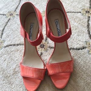 Oscar de la Renta coral glossy heels